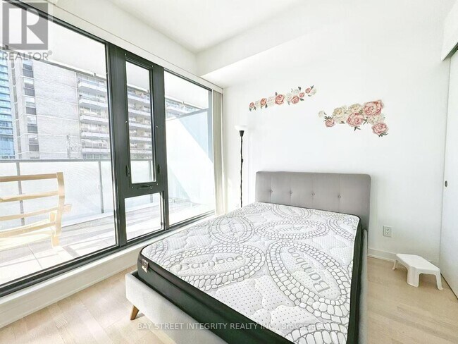 Photo - 185 Roehampton Ave Unité 207