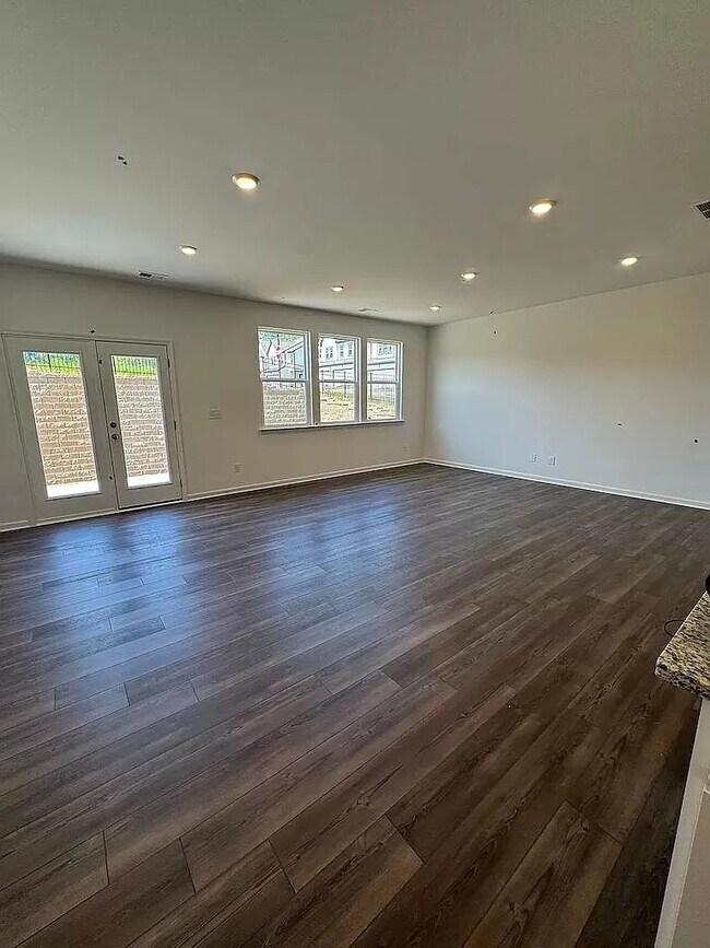 152 Mission Blvd