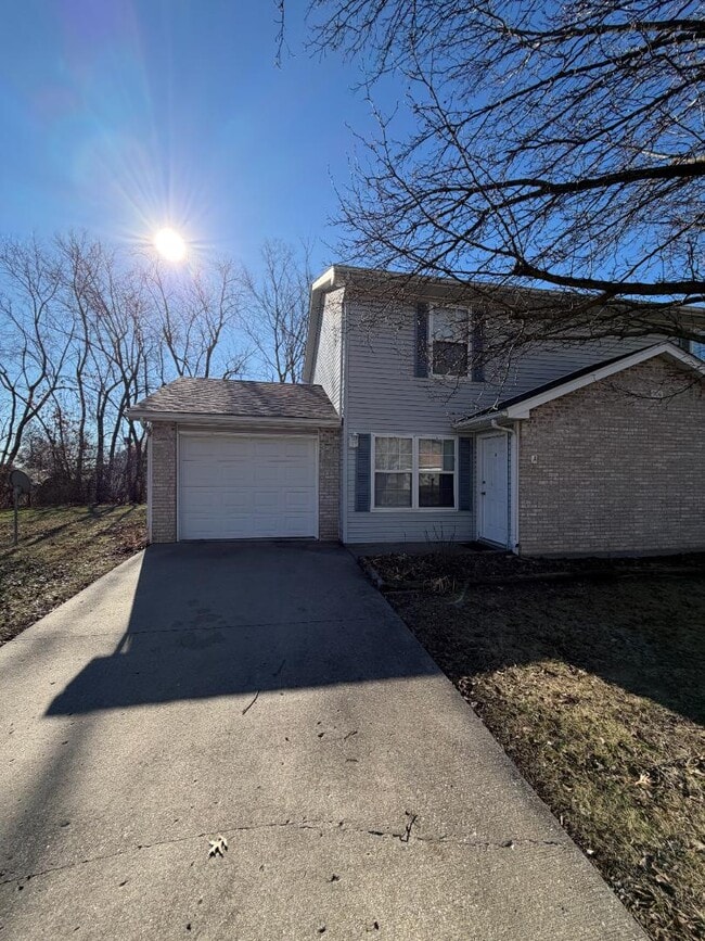 Photo - 506 Nickman Rd