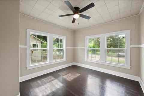 Photo - 1505 Woodlawn Ave