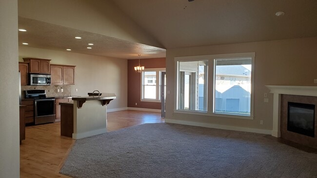 Photo - 638 W Cedar Pointe Way