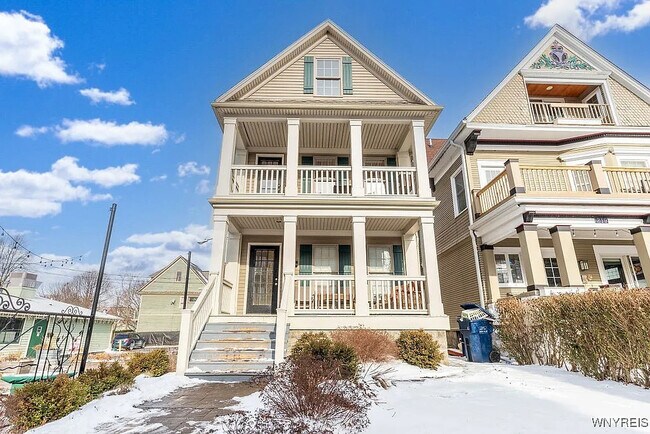 Photo - 221 Lexington Ave Unidad 2 Rental