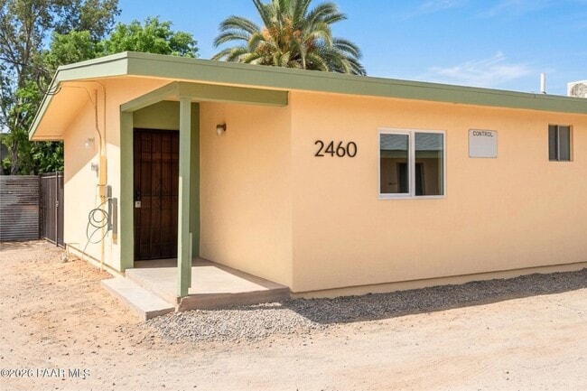 Building Photo - 2460 N Treat Ave Unit 2460