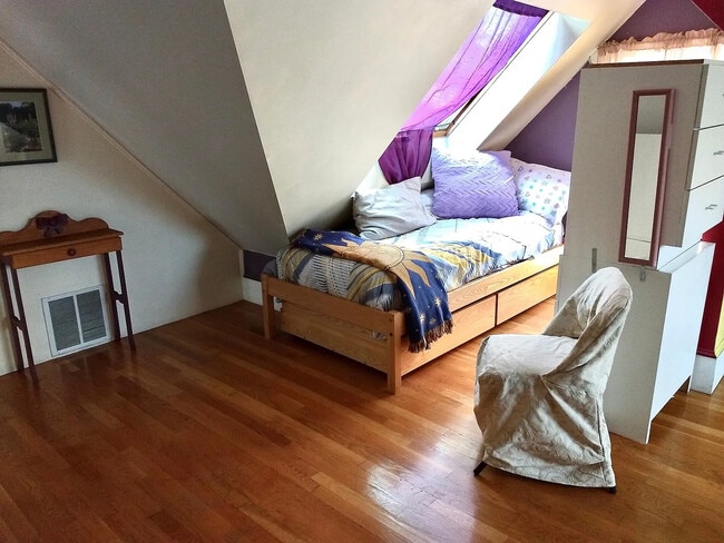 Photo - 143 Walnut St Unit Studio