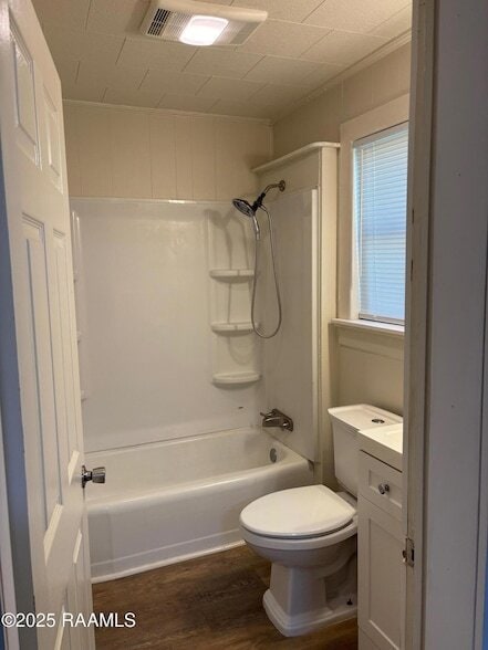 Photo - 202 Adelma St