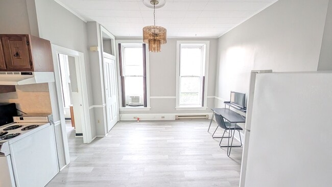 Building Photo - 268 Briggs St Unit Apt 3