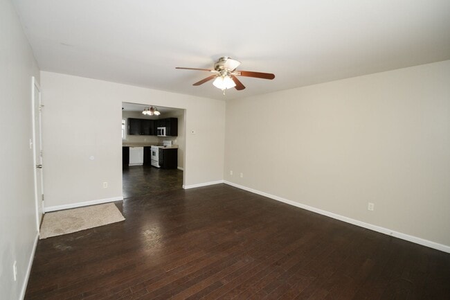 Photo - 693 Dearborn Rd Unidad F