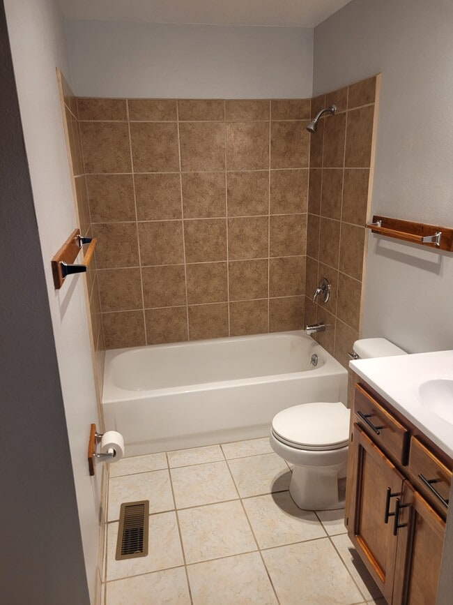 Photo - 1319 Pacheco Ct Unit b