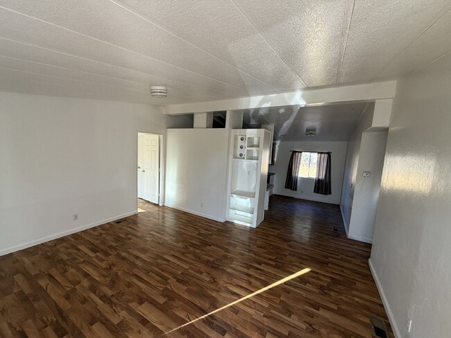 Photo - Spacious Mobile Home for Rent – Don't miss...