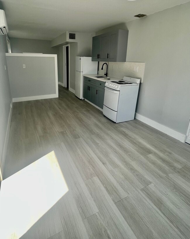 Photo - 134 Burgundy Dr Unit 1