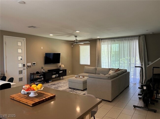 Photo - 11231 Hidden Peak Ave Unidad 207