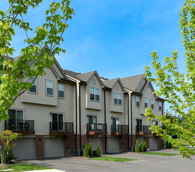 Encore Townhomes I Townhomes for Rent Utica, MI