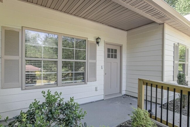 Photo - 70 Gardenia Dr NW