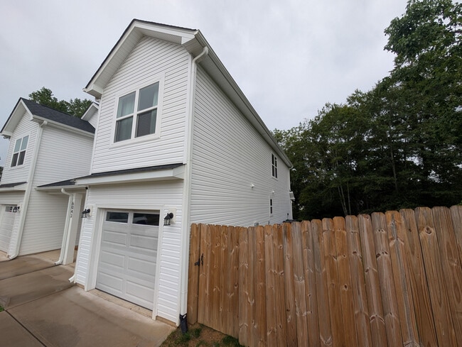 Room in Townhome on Sullins Rd