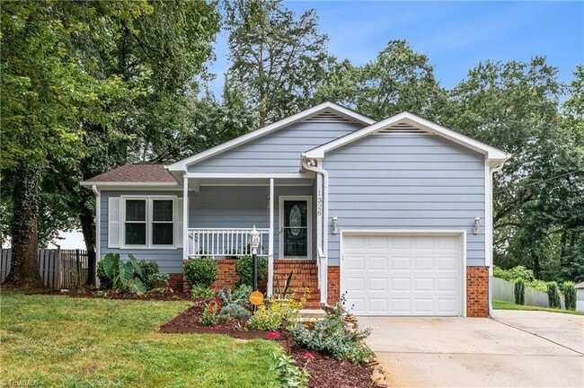 Building Photo - 1326 Cushing St