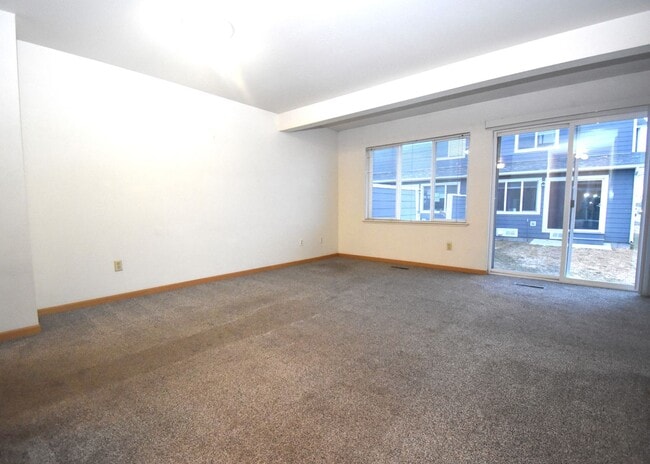 Photo - 3Bed 1.5Ba Townhouse with GARAGE! Great Location! Unit D