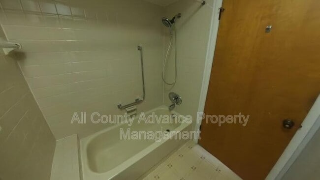 Photo - 6189 Chesham Dr