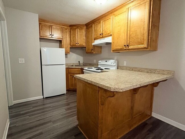 Photo - 1405 Neil Ln