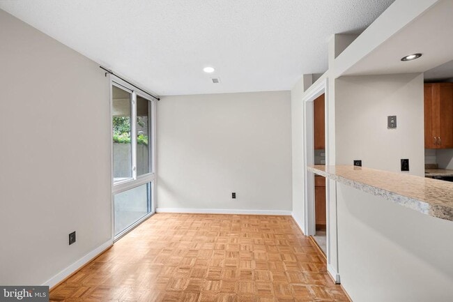 Photo - 2302 Wineberry Terrace