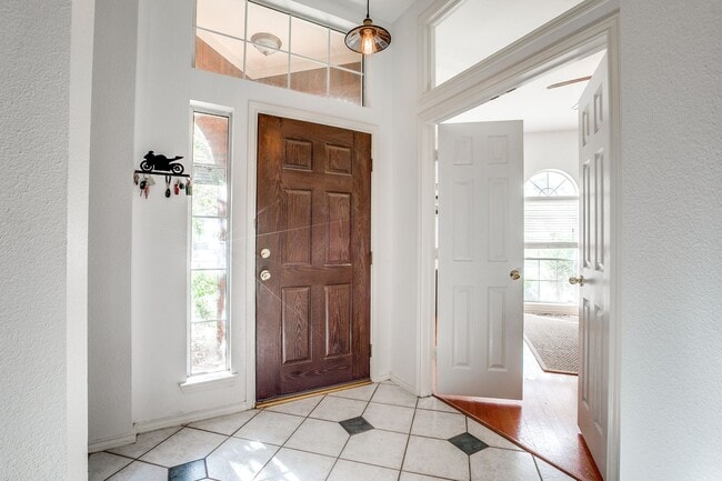 Photo - Charming Single Story Home In Gated Oakridge Pointe!