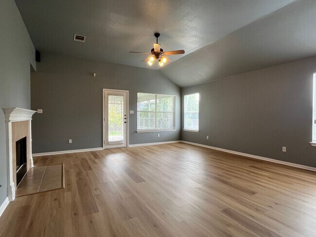 Photo - FOUR Bedroom, Open Floor Plan Home in Geor...
