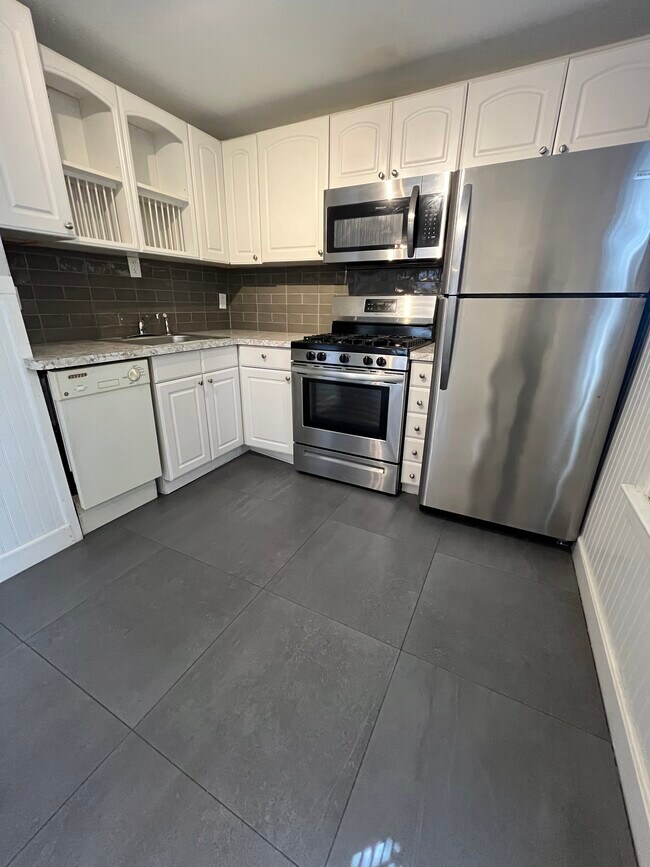 Photo - 383 Washington Ave Unidad Lower