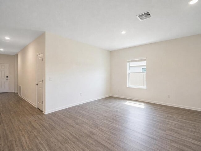 Photo - 4713 SW 83rd Lp