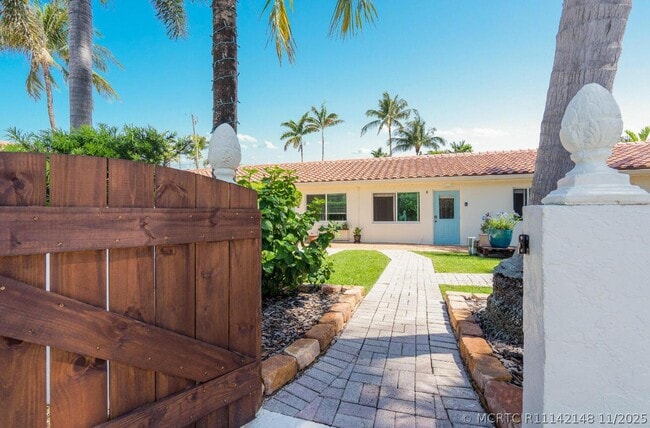 11 Tropical Dr