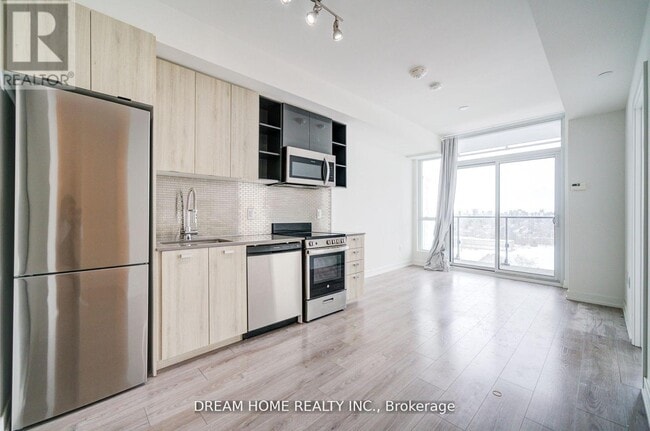 Photo - 10 De Boers Dr Unit 1008