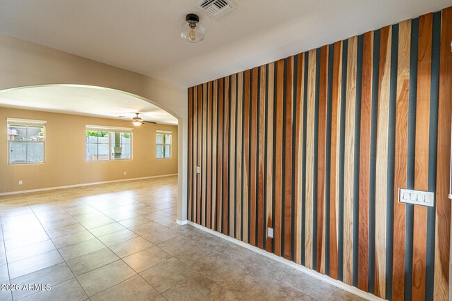 Photo - 18445 W Saguaro Ln