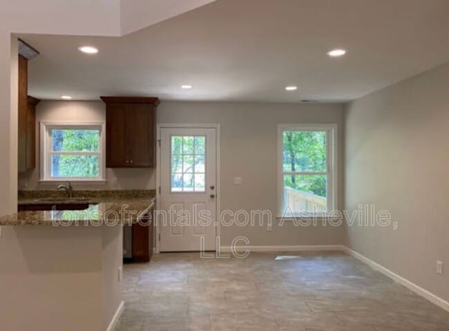 Photo - 51 John Halford Ct