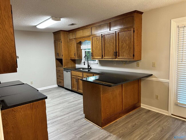 Photo - 108 Brass Oak Dr