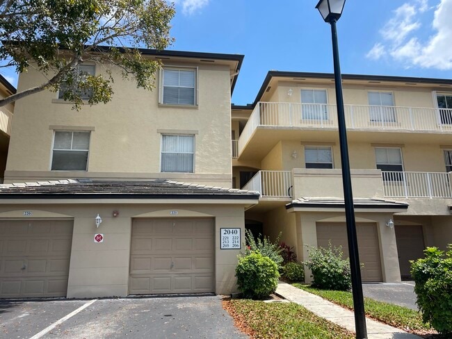 Photo - 2040 Greenview Shores Blvd Unit 221