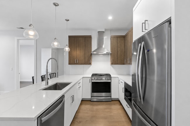 Photo - 2217 W Madison St Unit 403