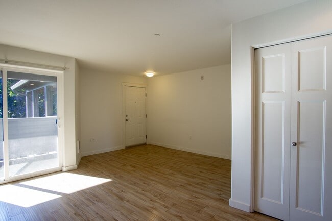 Photo - Stylish 2Bdr w/Stainless Appl, W&D, Private Balcony Unit 202