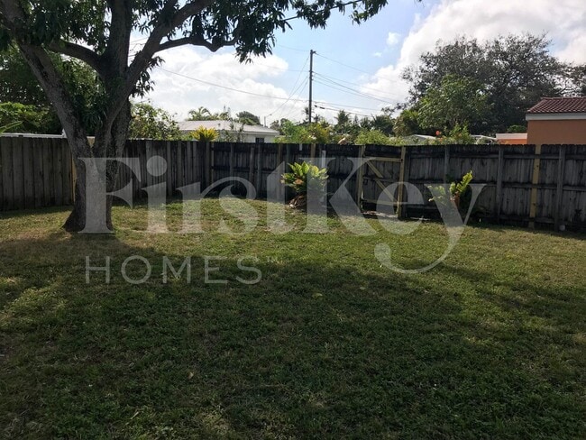 Photo - 17470 NE 19th Ave