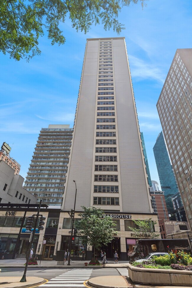 Building Photo - 535 N Michigan Ave Unit 2515 Rental