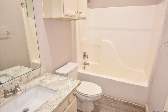 Building Photo - 12565 Melville Dr Unit 224