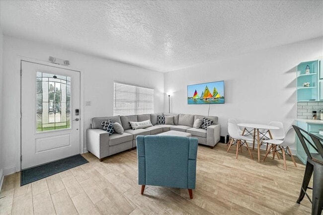 Photo - 215 Jefferson Ave