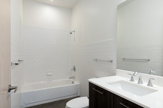 2BR, 2BA - 1124SF