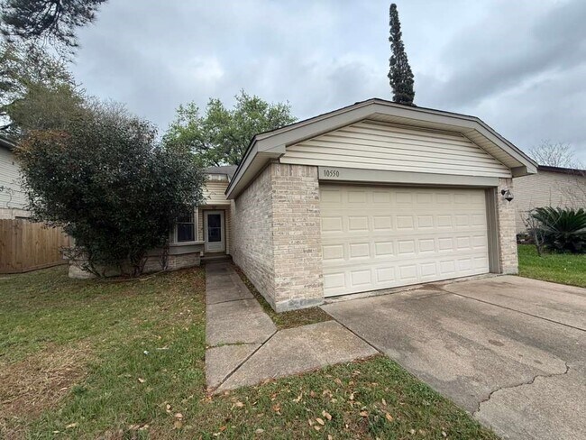 Photo - 10550 Walnut Glen Dr