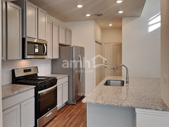 Photo - 2723 Spencebrook