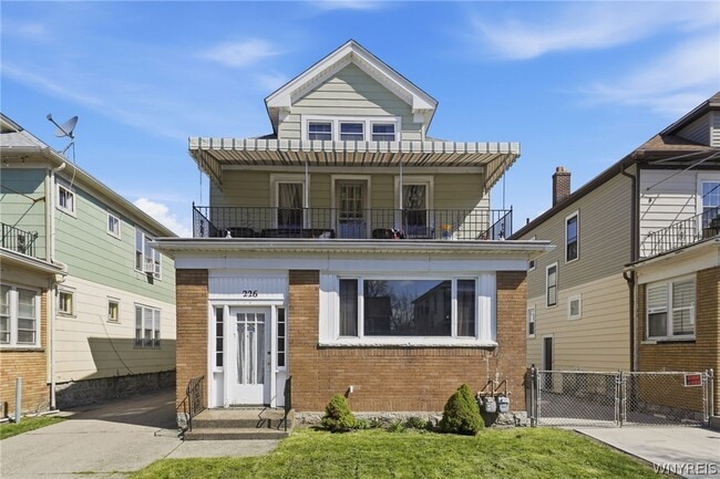 Building Photo - 226 Tacoma Ave