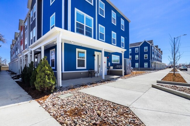 Building Photo - 210 Emery St