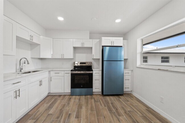 Photo - 1301 Emerald Terrace Unit 2