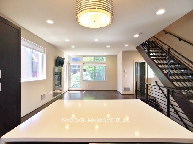 Photo - Modern Townhouse blocks from Green Lake