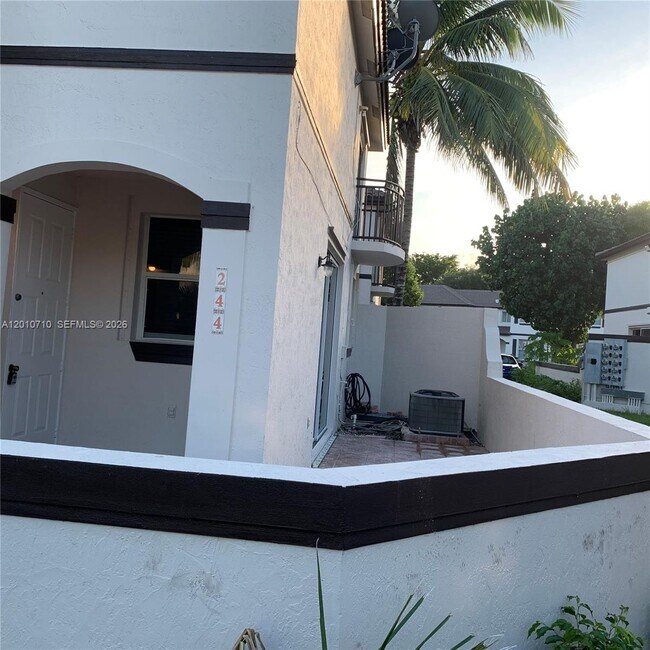 Photo - 8625 SW 152nd Ave Unidad 244