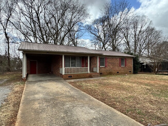 3/1 House in Shelby, NC (Work still to be ... - 3/1 House in Shelby, NC (Work still to be ...