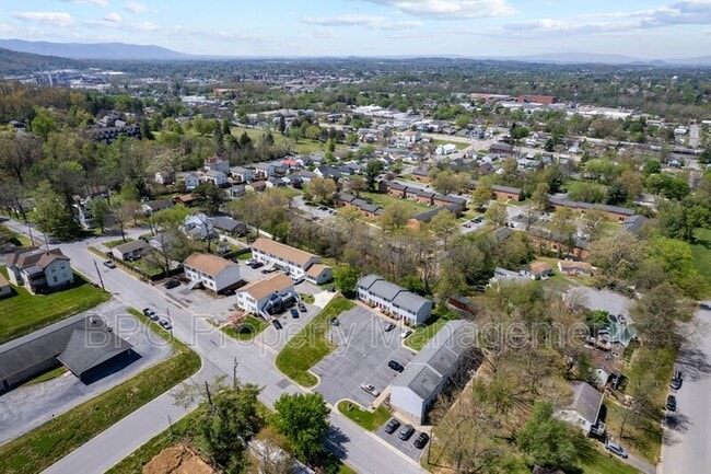 Photo - 605 Hamlet Ave Unit A