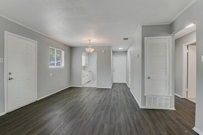 Photo - 1811 Magnolia Dr